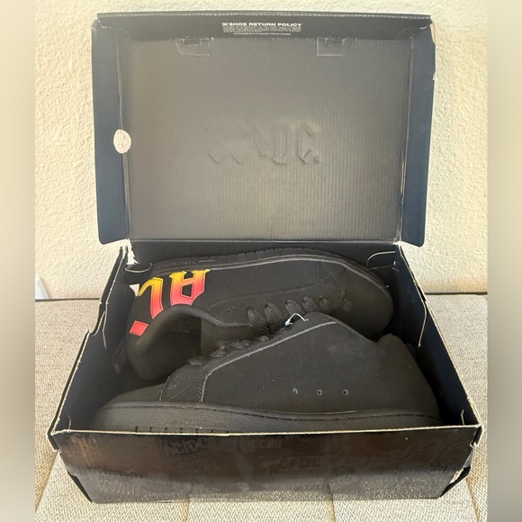 DC Shoes — AC/DC Court Graffik Mens Size 10.5 Shoes in Black/Red, *RARE* - Picture 14 of 16